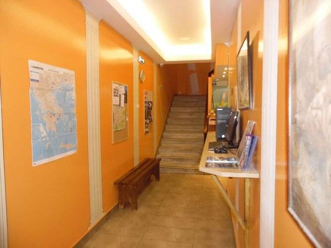 Zeus Hostel
