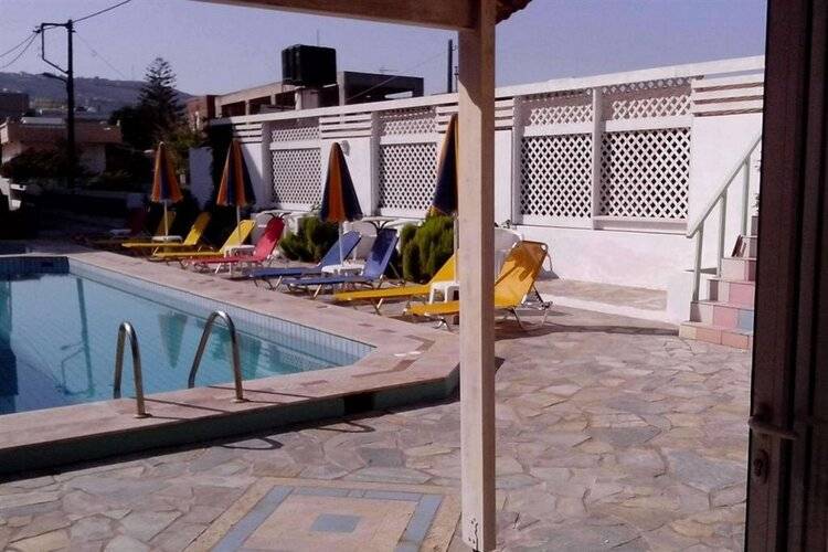 Haris Apartments