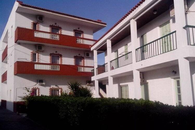 Haris Apartments