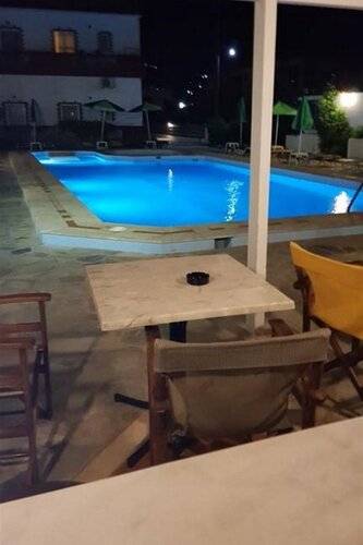 Haris Apartments