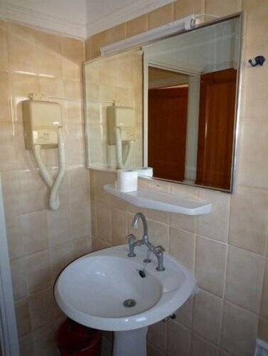 Haris Apartments