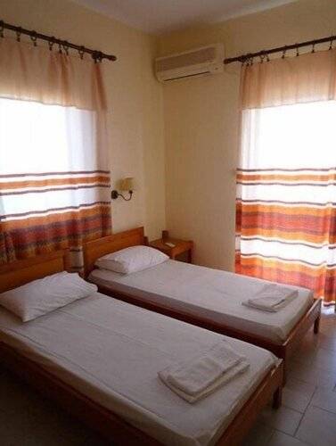 Haris Apartments