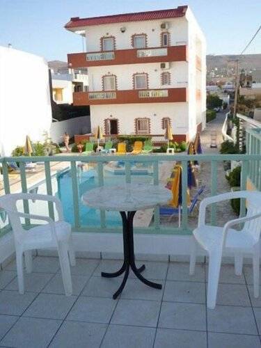 Haris Apartments