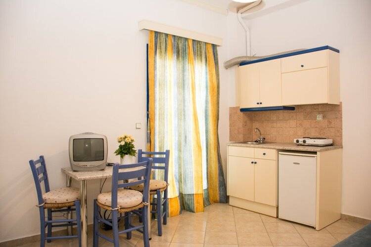 Uncle George Studios By Estia