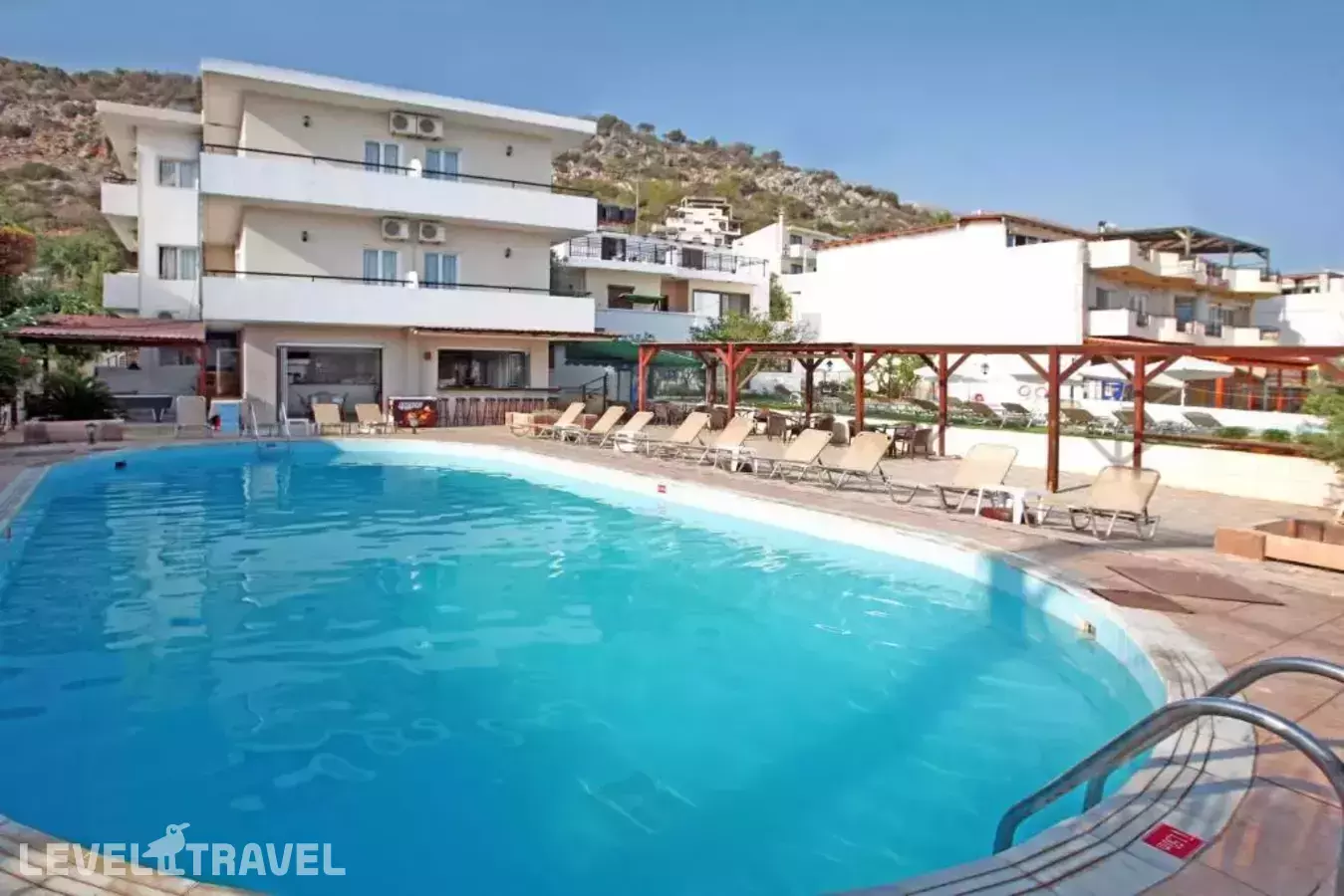 Iraklis Studios & Apartments