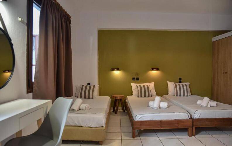 Iraklis Studios & Apartments