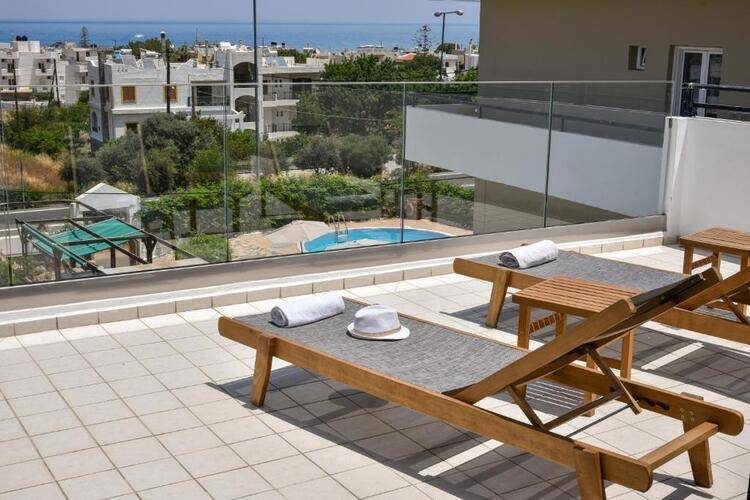 Iraklis Studios & Apartments