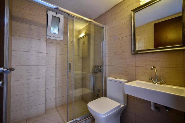 Iraklis Studios & Apartments