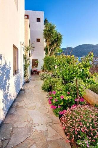 Kostas Apartments