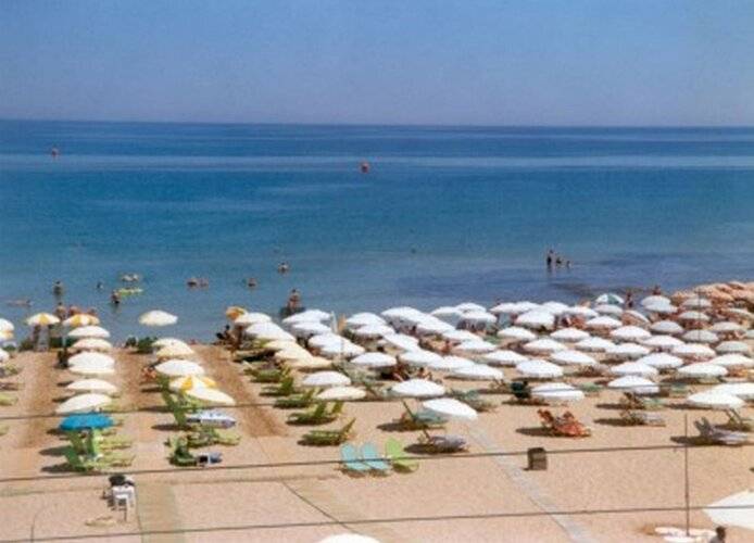 Smaragdine Beach Hotel
