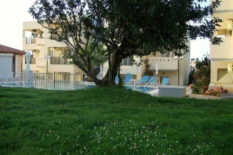 Sunshine Studios & Apartments