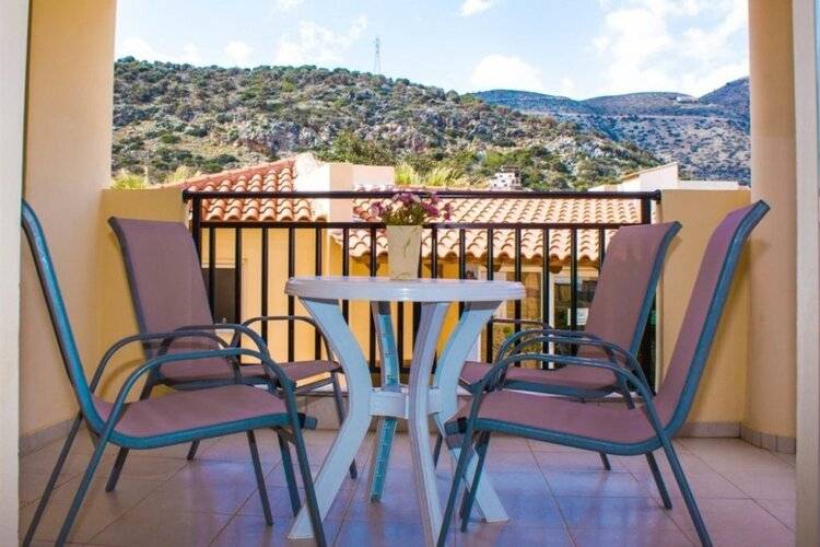 Sunshine Studios & Apartments