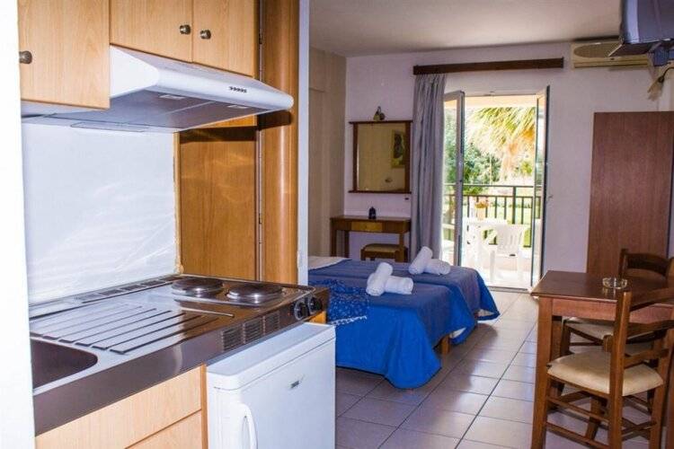 Sunshine Studios & Apartments