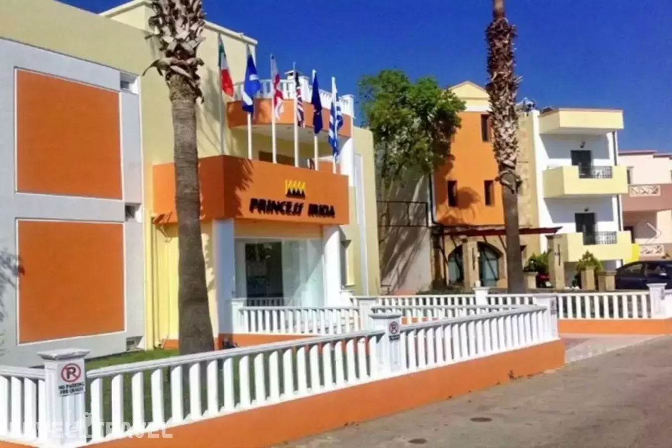 Irida Apartments By Estia