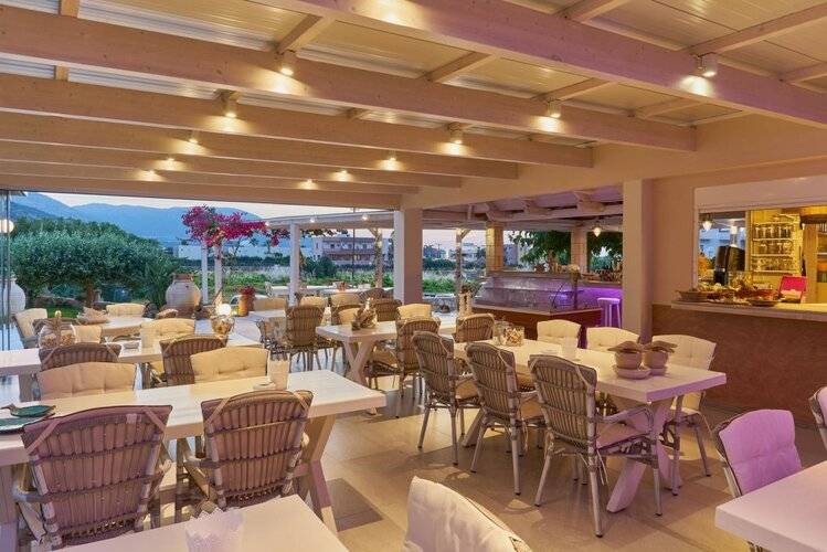 Golden Bay Hotel