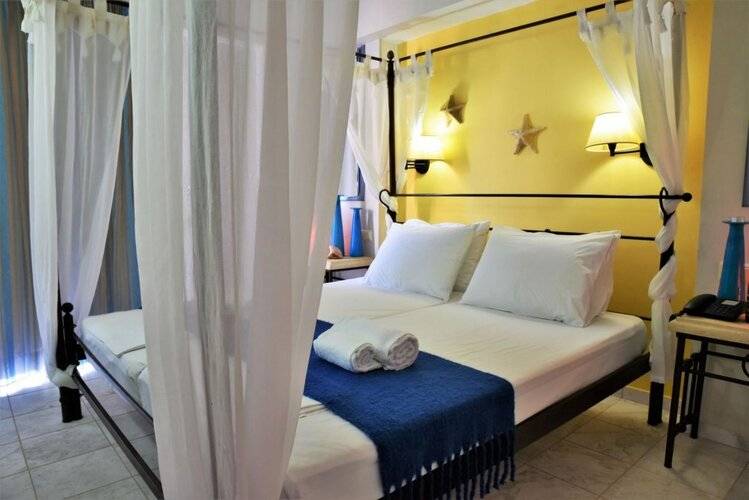 Golden Bay Hotel