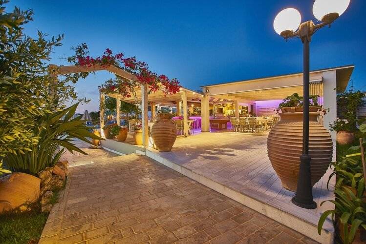 Golden Bay Hotel