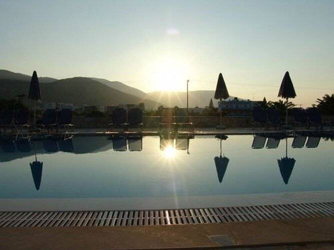 Golden Bay Hotel