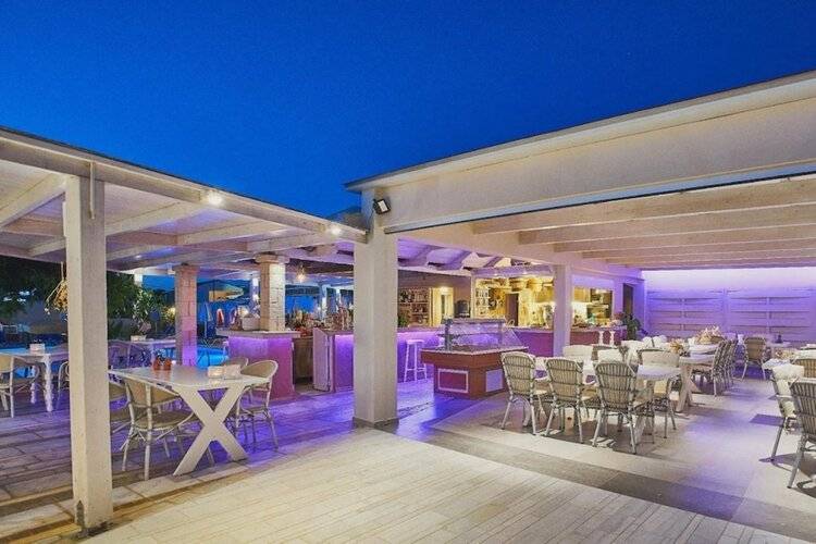Golden Bay Hotel
