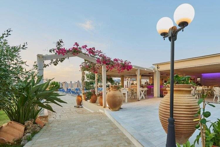 Golden Bay Hotel