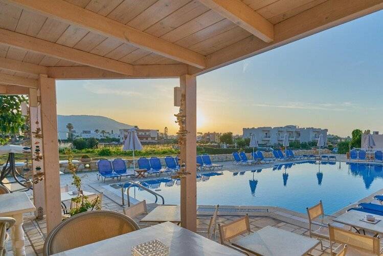 Golden Bay Hotel