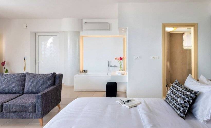 High Beach Hotel