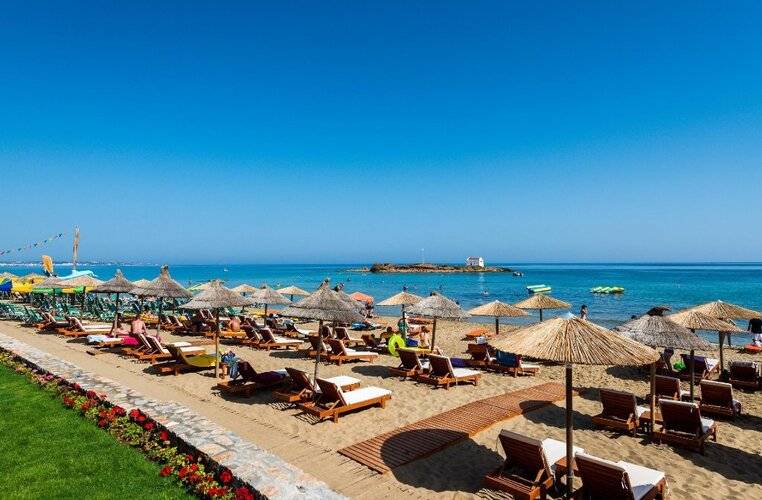 High Beach Hotel