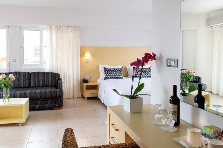High Beach Hotel