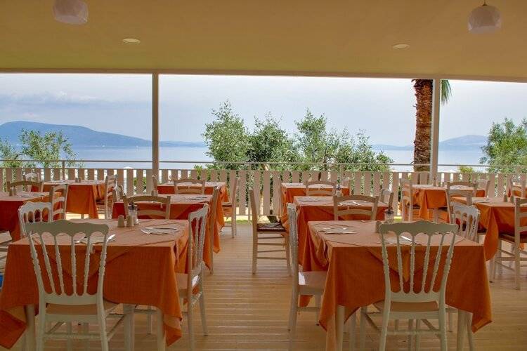 Calamos Beach Family Club Hotel