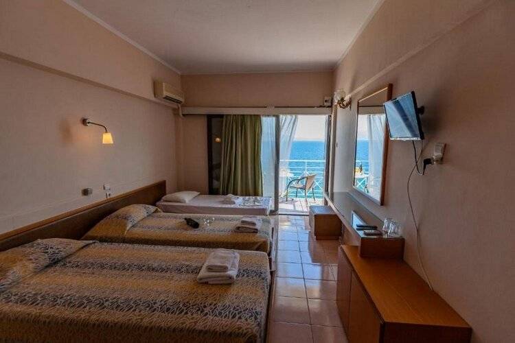 Calamos Beach Family Club Hotel