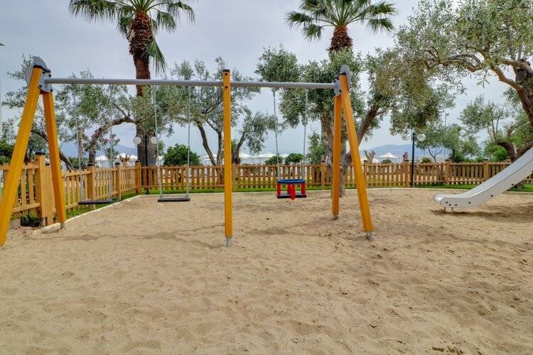 Calamos Beach Family Club Hotel