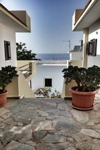 Kasteli Studios & Apartments