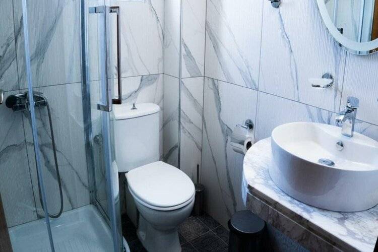 Milonas House Apartments