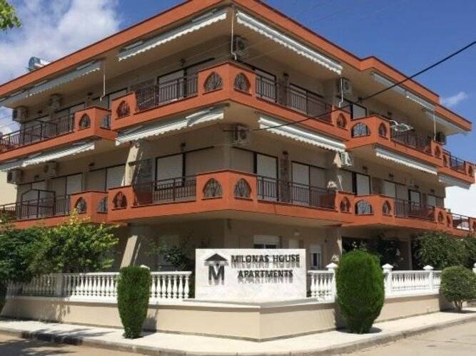 Milonas House Apartments