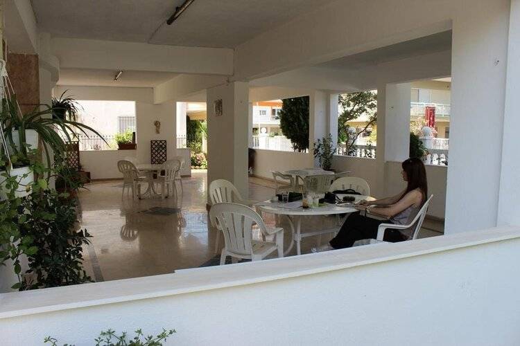 Niki Apartments