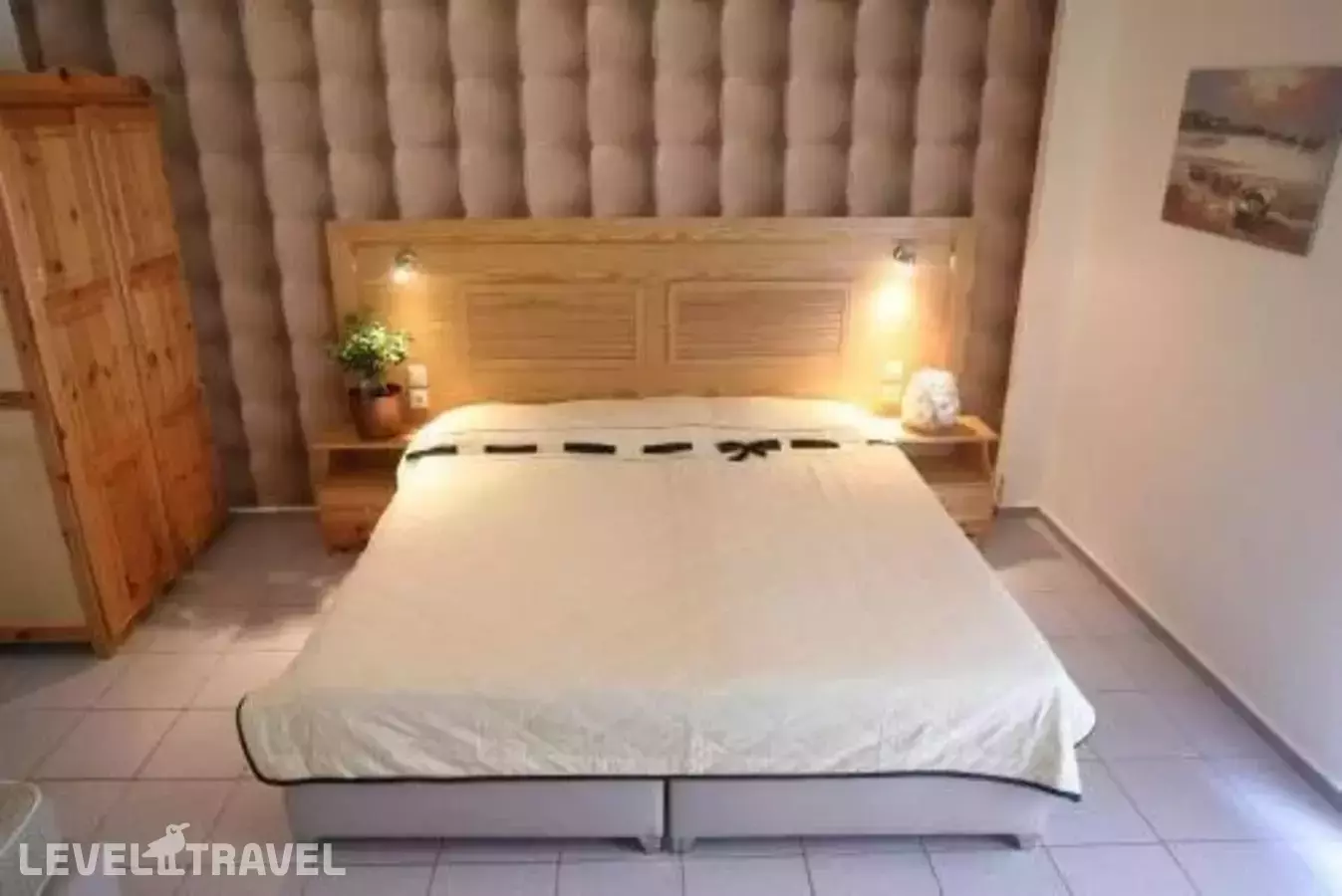 Adonis Hotel