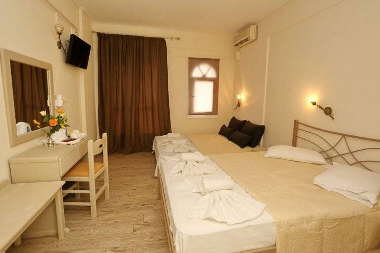 Summer Beach Hotel