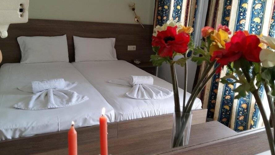 Summer Beach Hotel