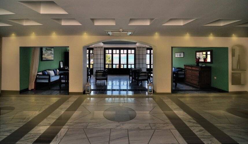 Golden View Beach Hotel