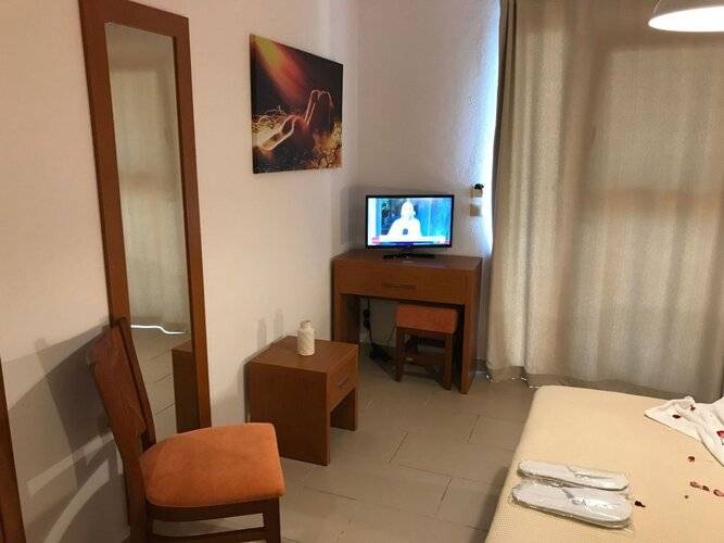 Koumaros Aparthotel