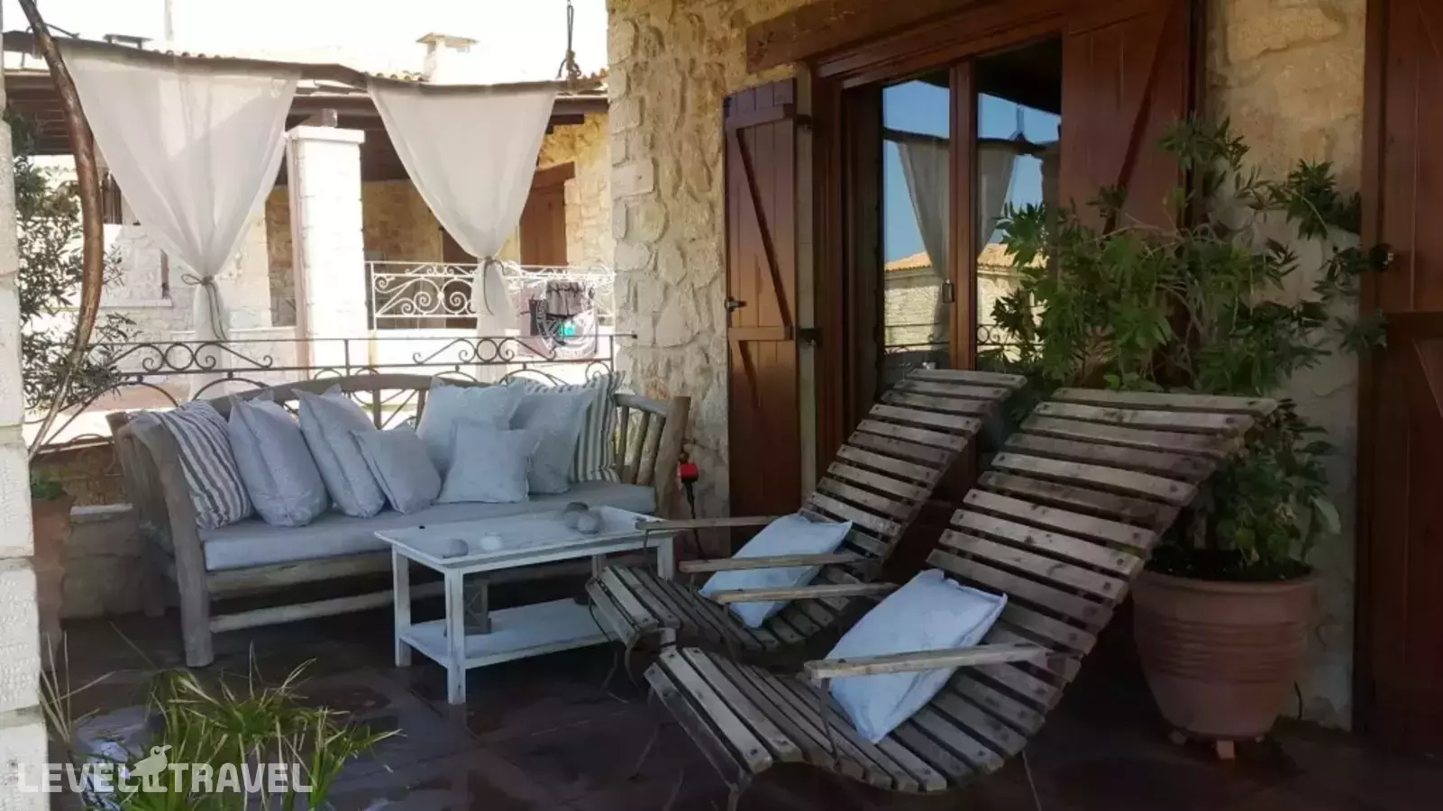 Luxurious Stone House In Elani