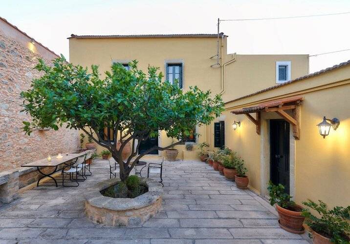 Castello Villa Daphnes - Private Pool & Whirlpool