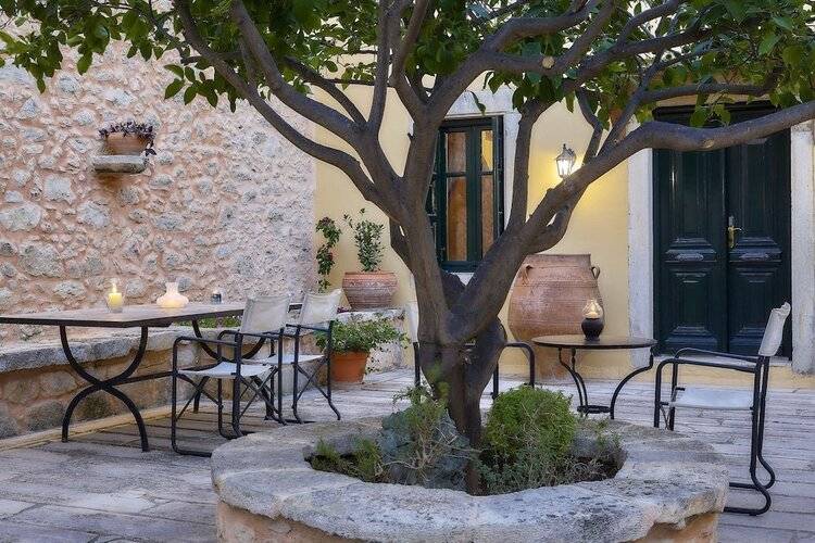 Castello Villa Daphnes - Private Pool & Whirlpool