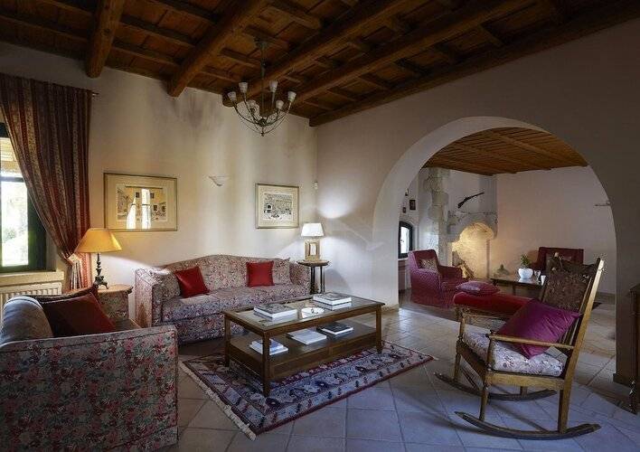 Castello Villa Daphnes - Private Pool & Whirlpool