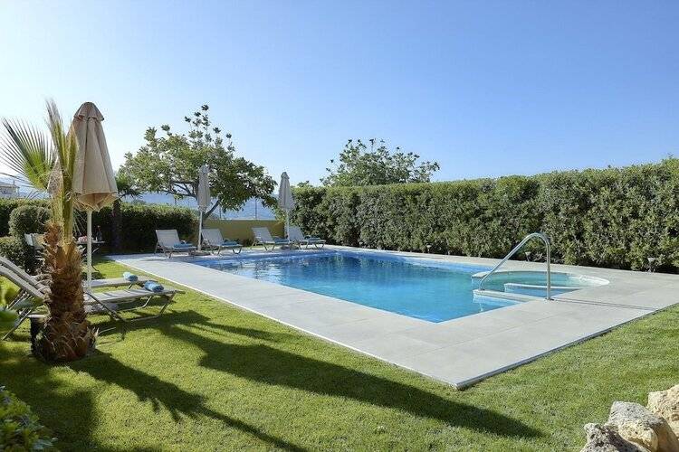 Castello Villa Daphnes - Private Pool & Whirlpool