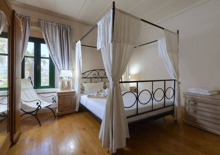 Castello Villa Daphnes - Private Pool & Whirlpool