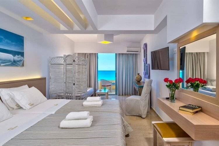 Palm Beach Apartments - Studio