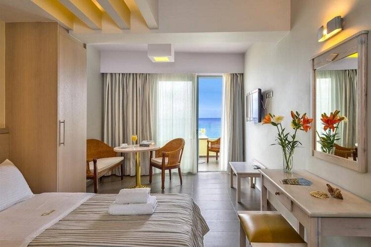 Palm Beach Apartments - Studio