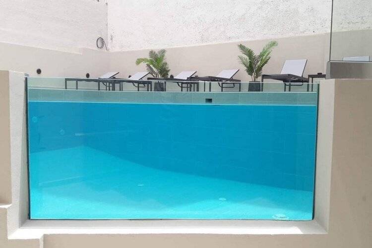 The City Hotel & Suites