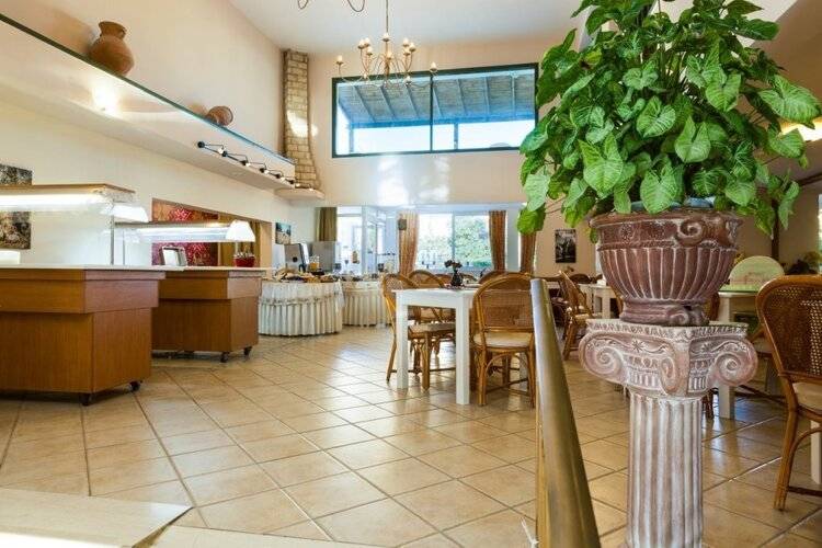 Trefon Hotel Apartments And Suites